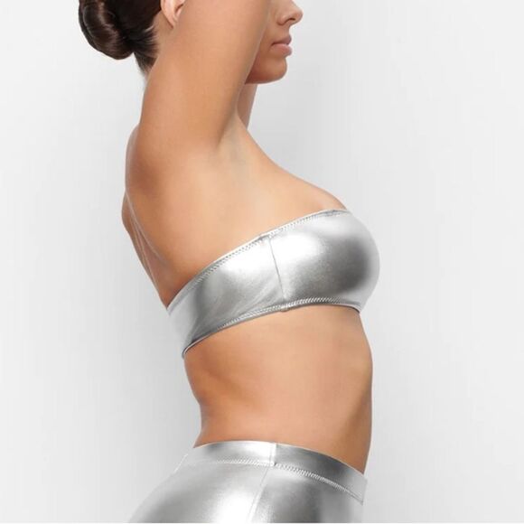 SKIMS Bandeau Metallic Swim Bikini Top In Nickel Silver Top - Picture 3 of 5
